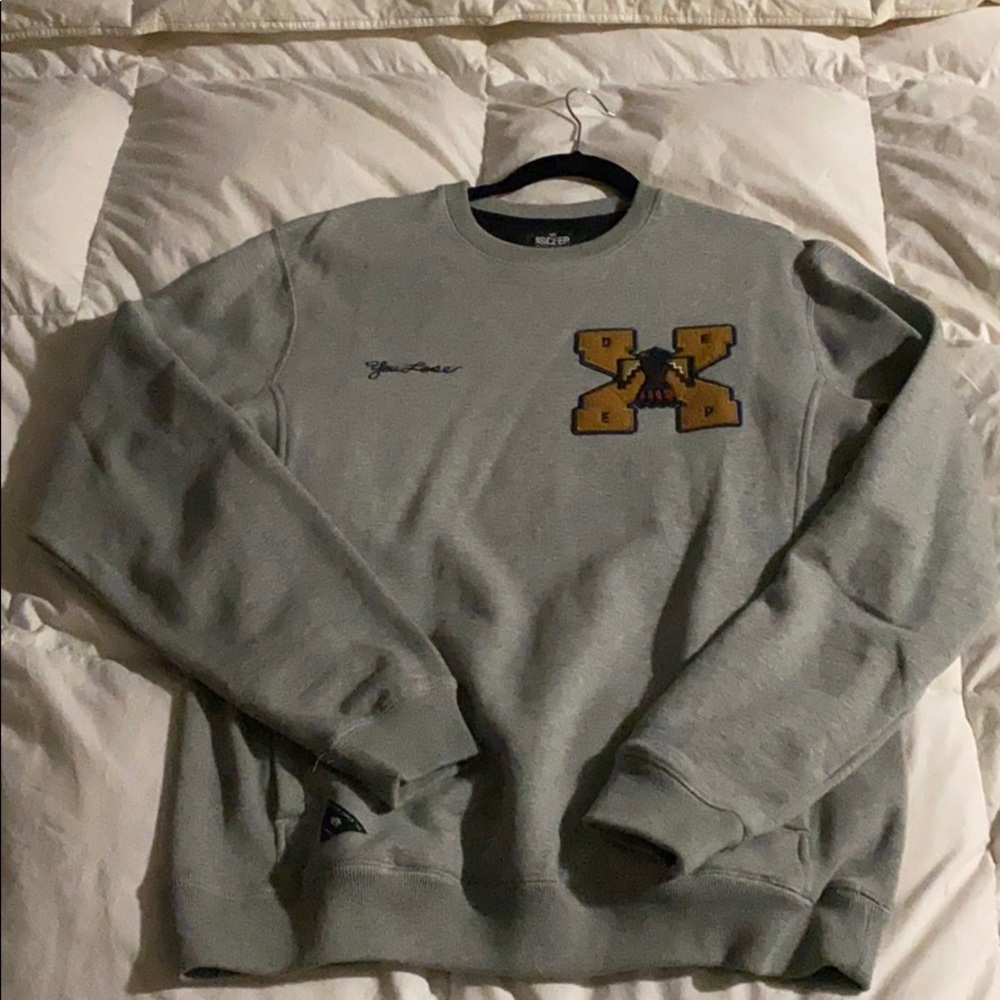 10.Deep sweater